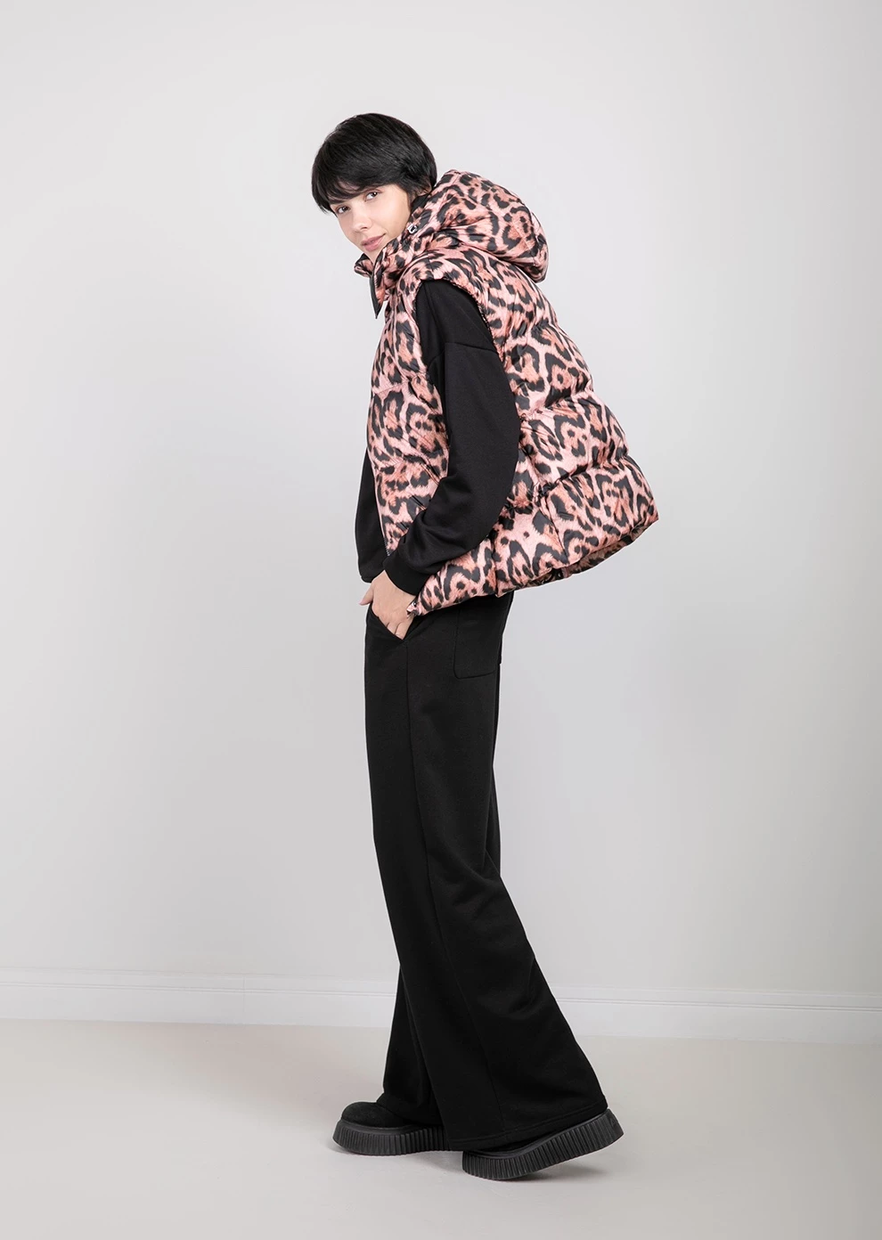 Короткий пуховый жилет (1192OW-0012-OK242)