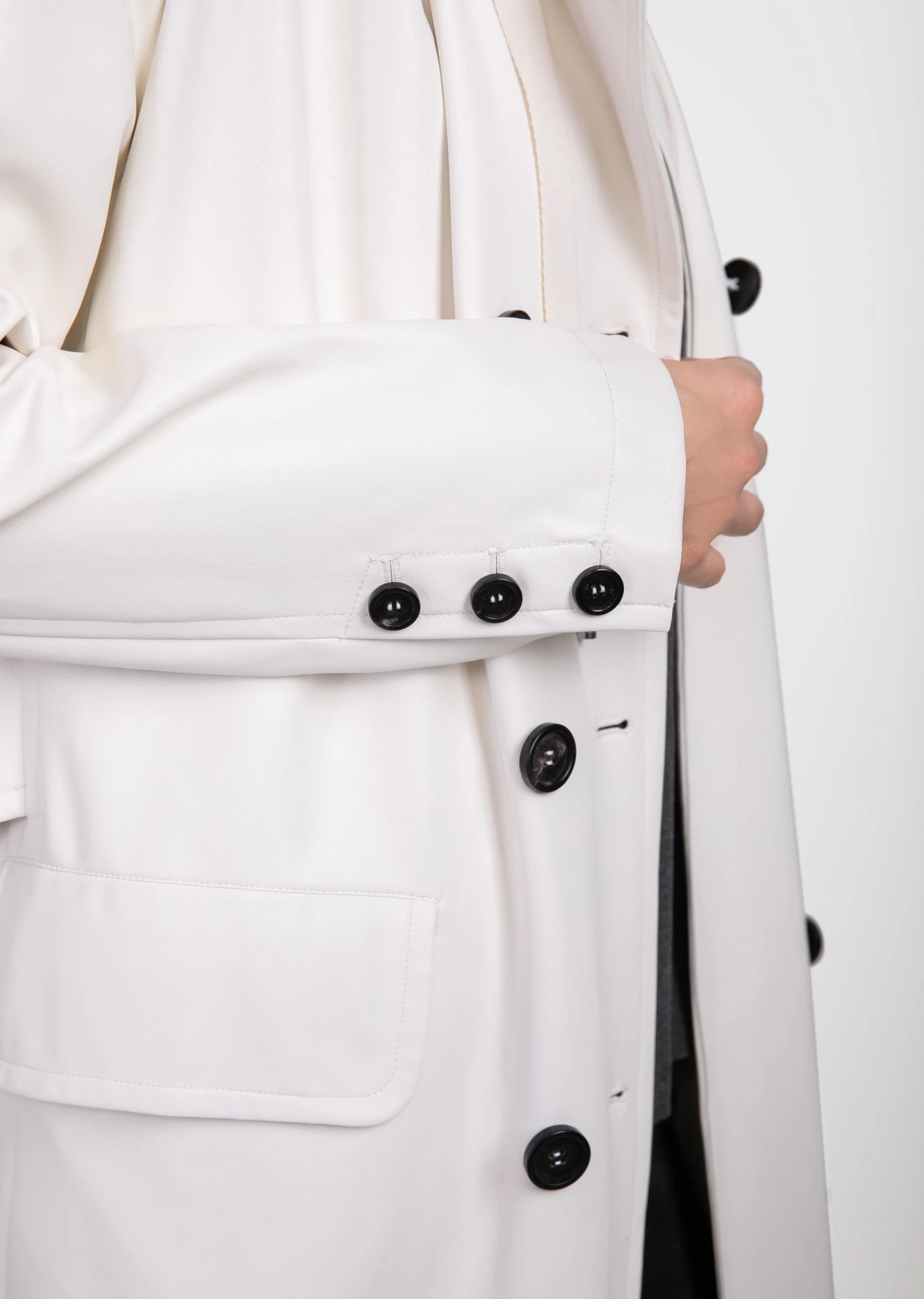 Плащ из эко-кожи (017NS180009-F0001)