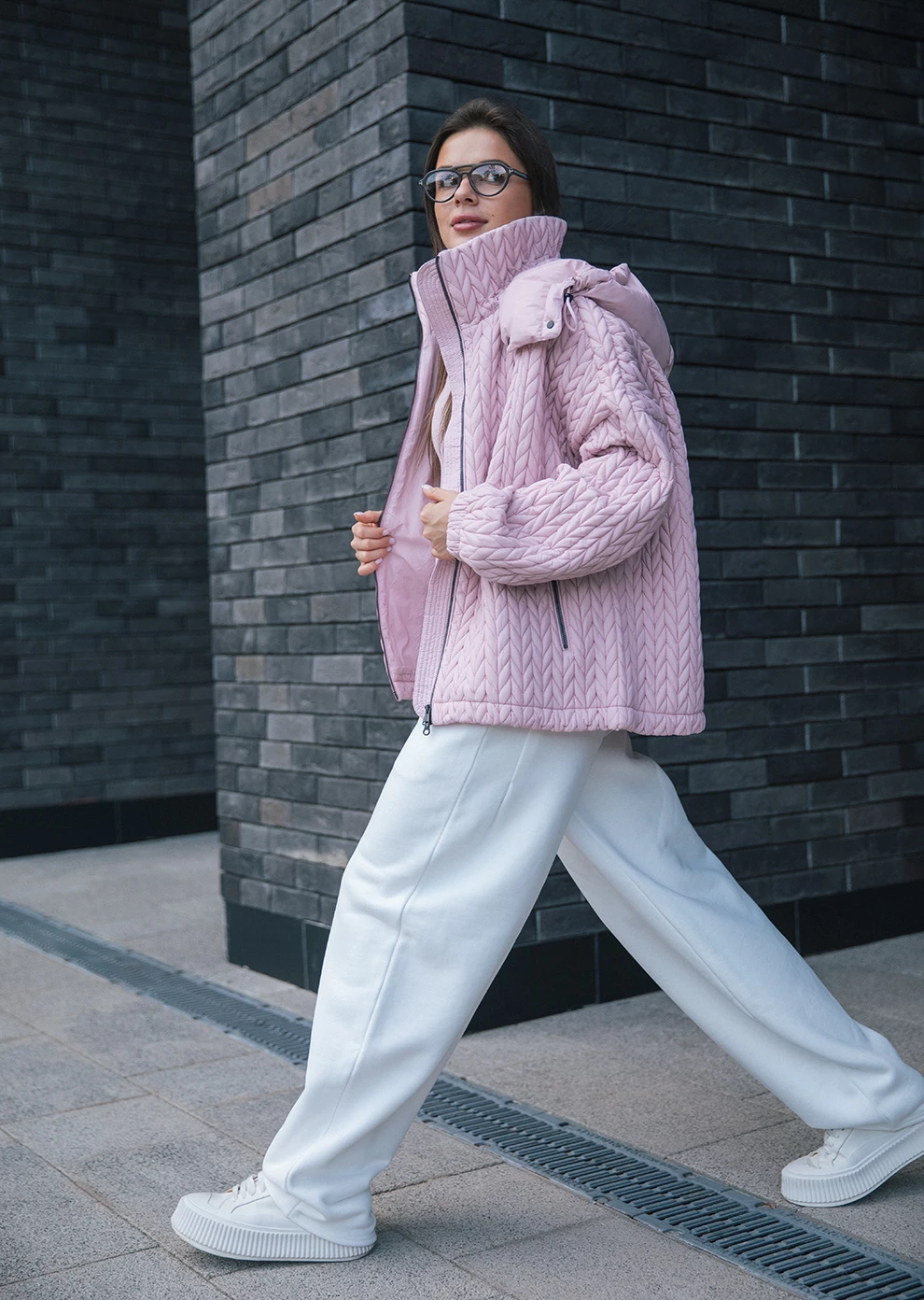 Городской ритм в пастельных тонах