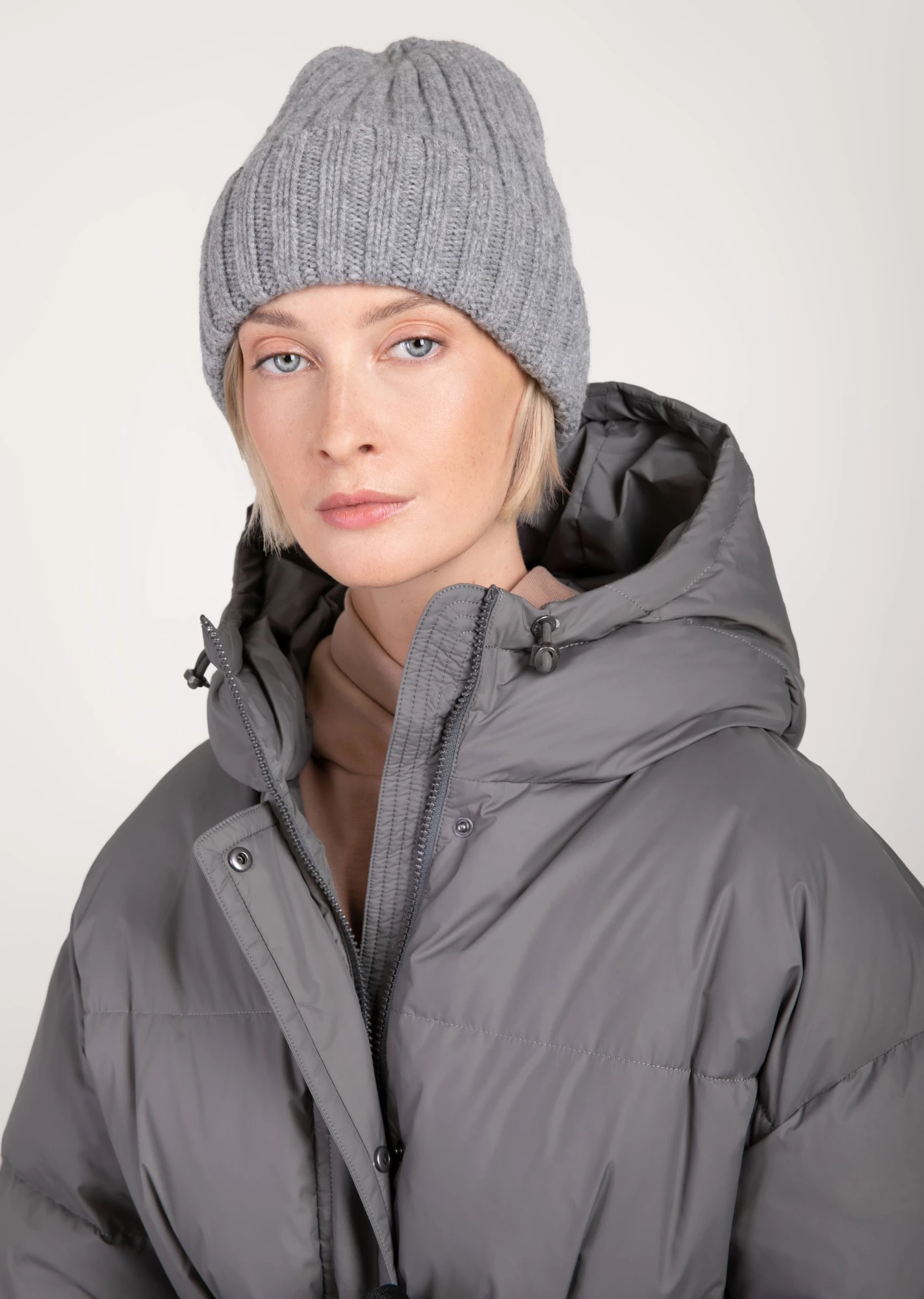 Короткий пуховик с капюшоном (1746OW-0058-OR026)