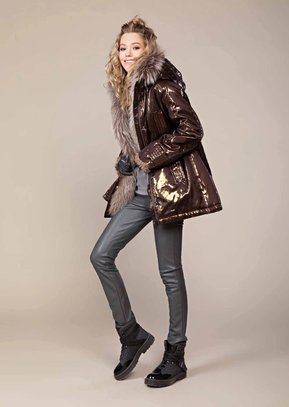 Парка с мехом (19W723-5243-IZ052)