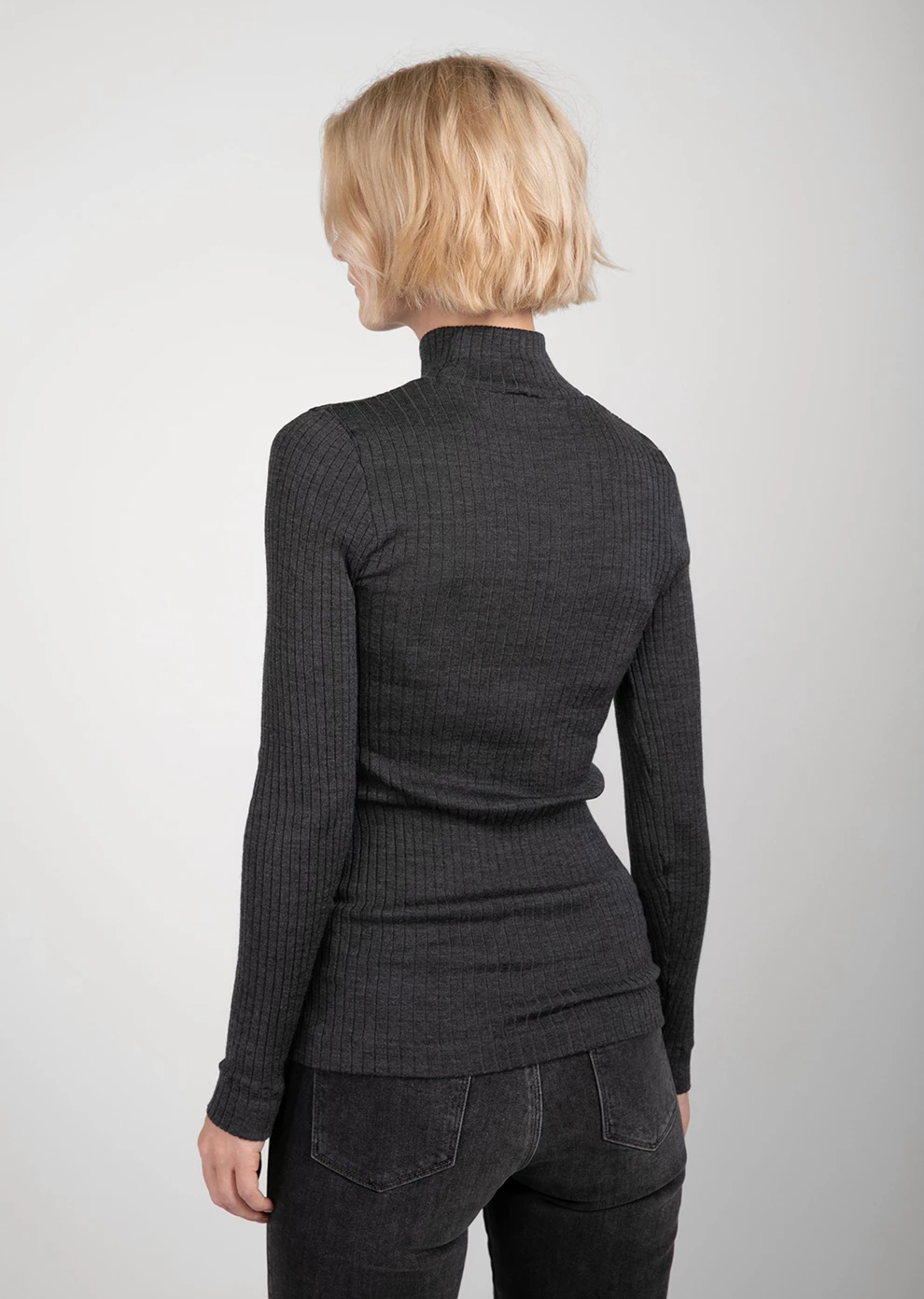 Водолазка из шерсти и шёлка (19W612-0000-IE691)