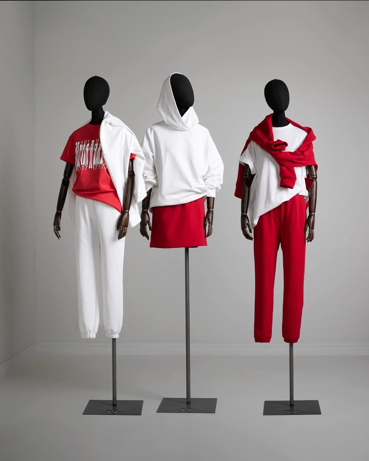 КОНТРАСТ КРАСНОГО И БЕЛОГО