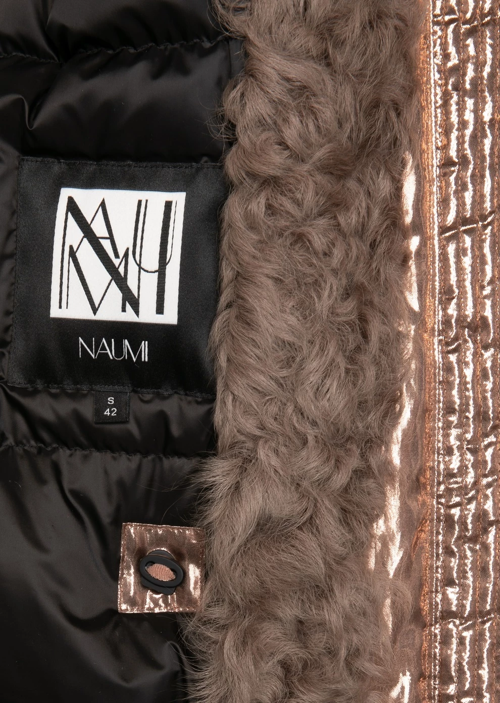 Пуховик с мехом (19W708-0443-IZ053)