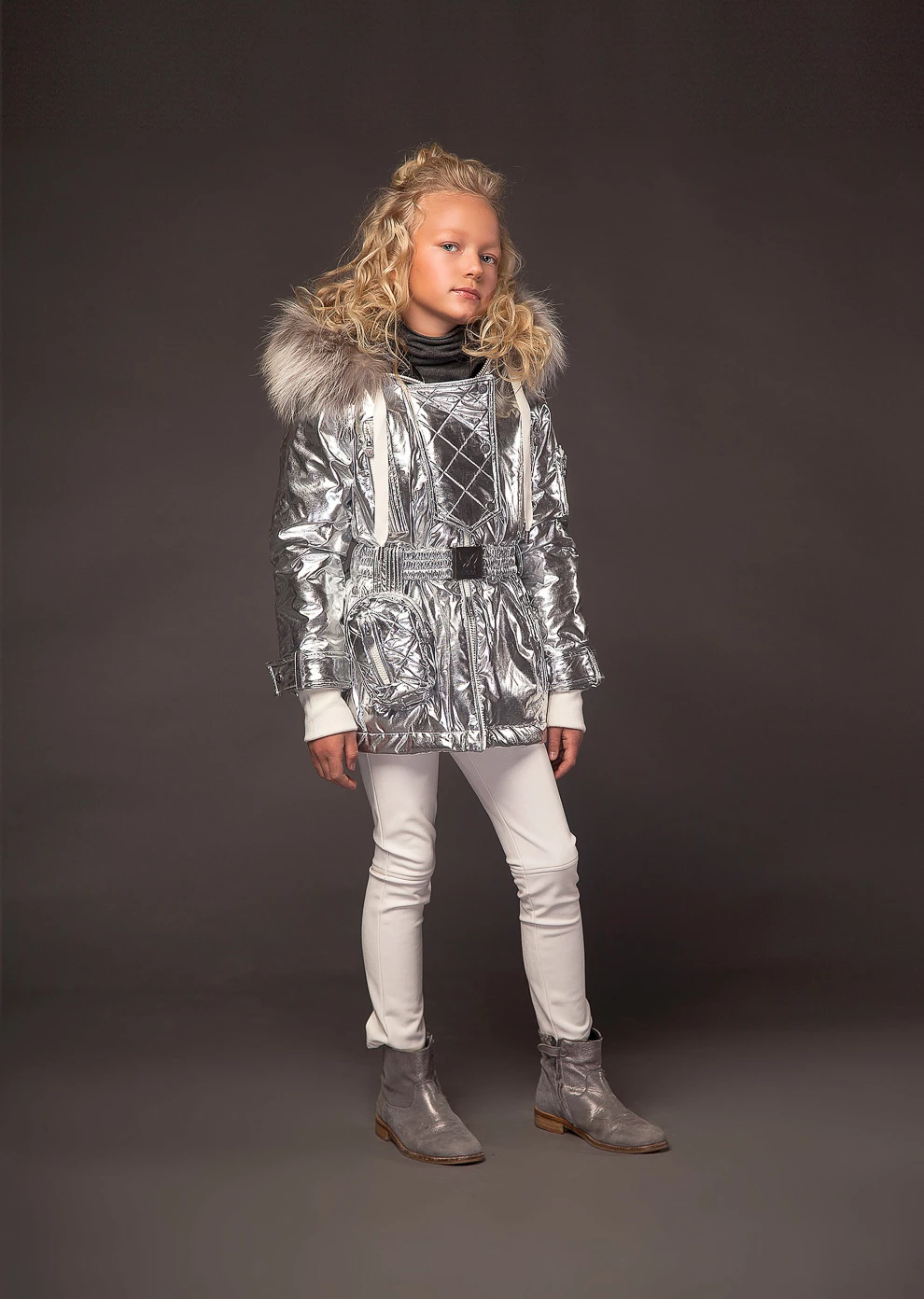 Детская пуховая парка с капюшоном и мехом (18W277-0223-G0022)