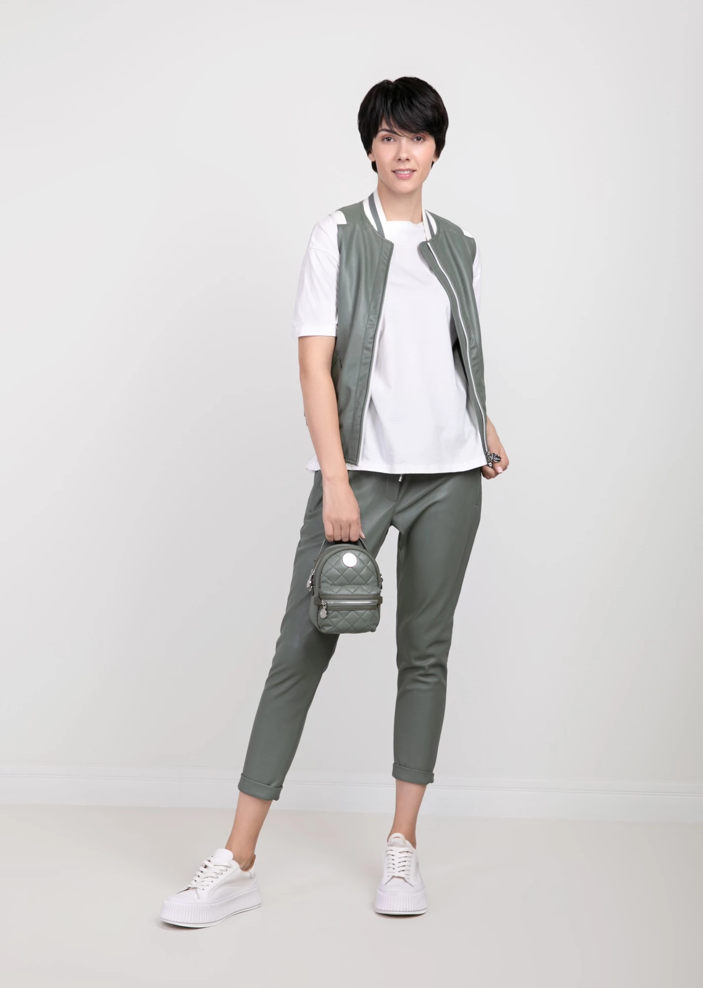 Жилет из экокожи (011NS180009-F0014)