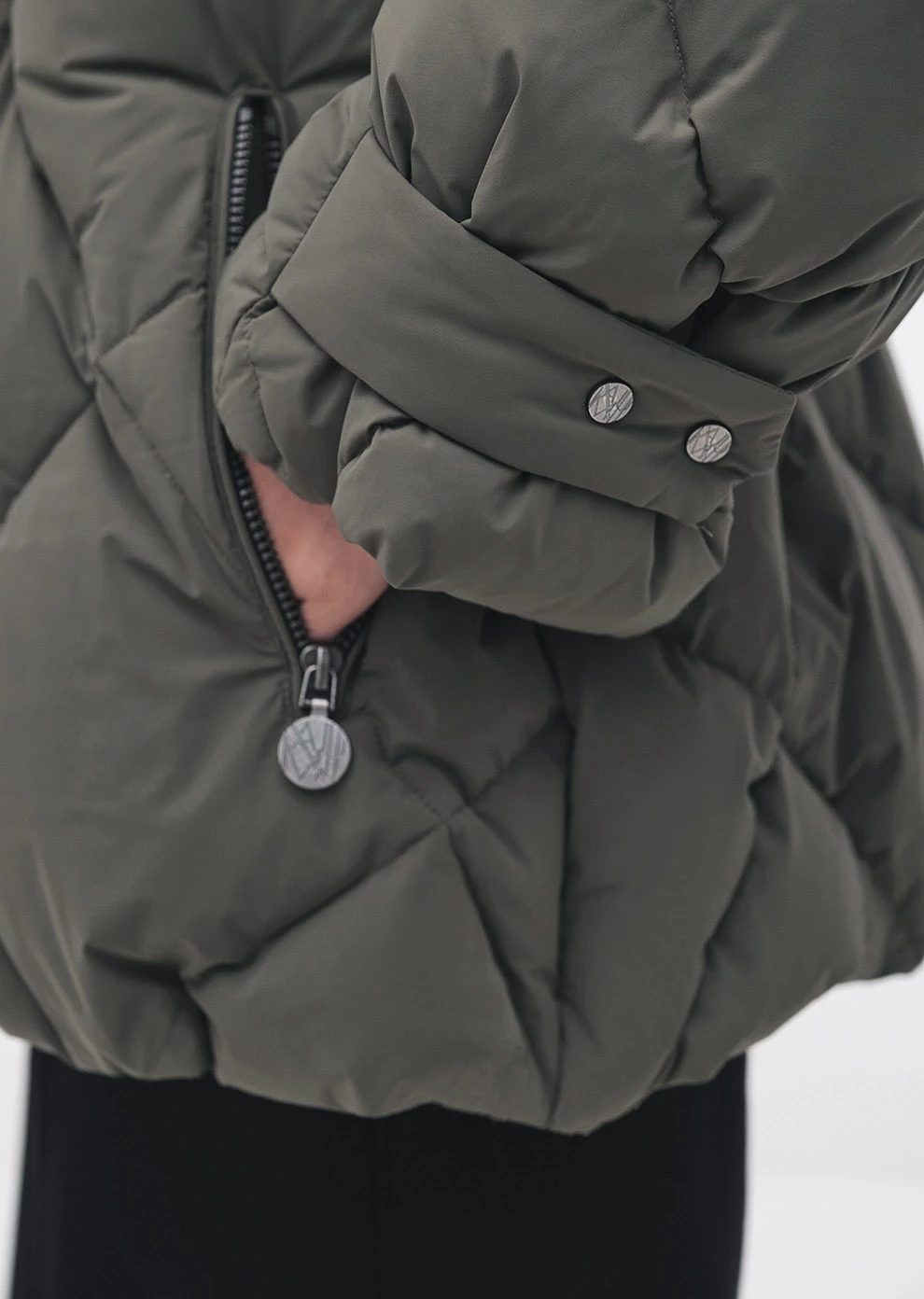 Пуховое полупальто с поясом (1213SW-1005-A605)