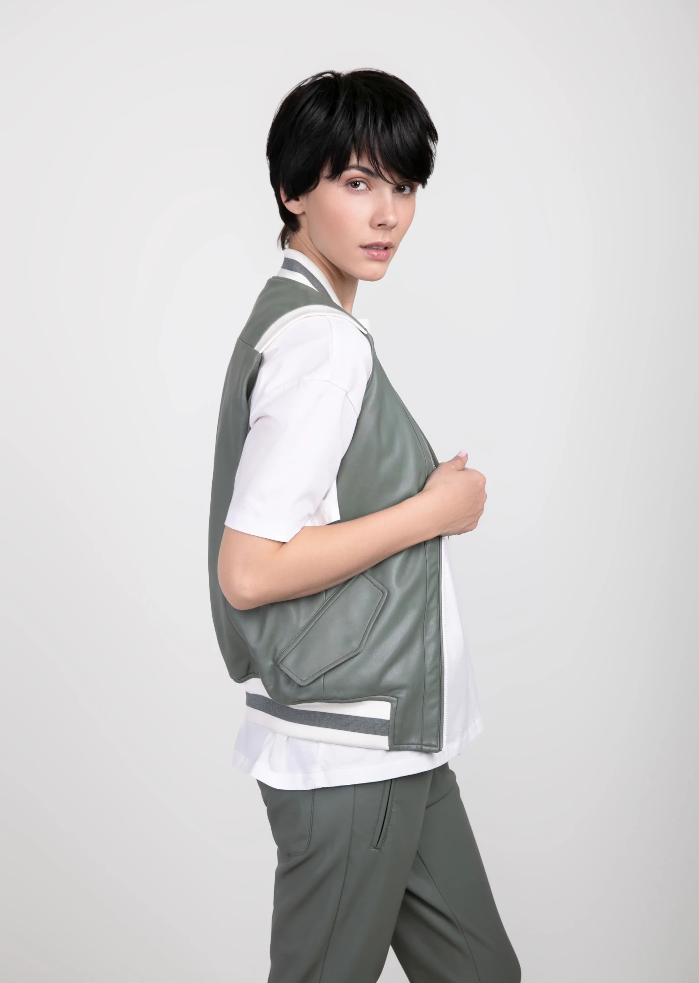 Жилет из экокожи (011NS180009-F0014)