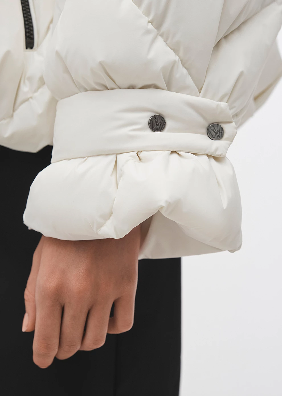 Короткий пуховик с капюшоном (1223SW-1021-A001)