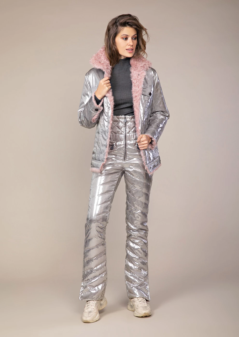 Утепленная куртка с покладом из натурального меха (19W764-4443-IZ055)