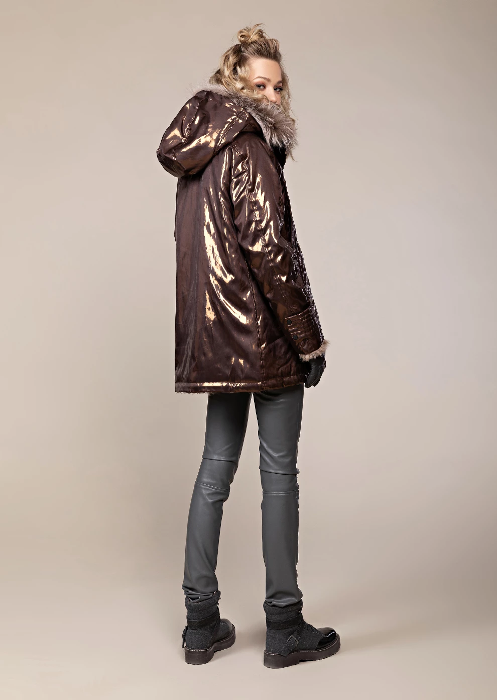 Парка с мехом (19W723-5243-IZ052)