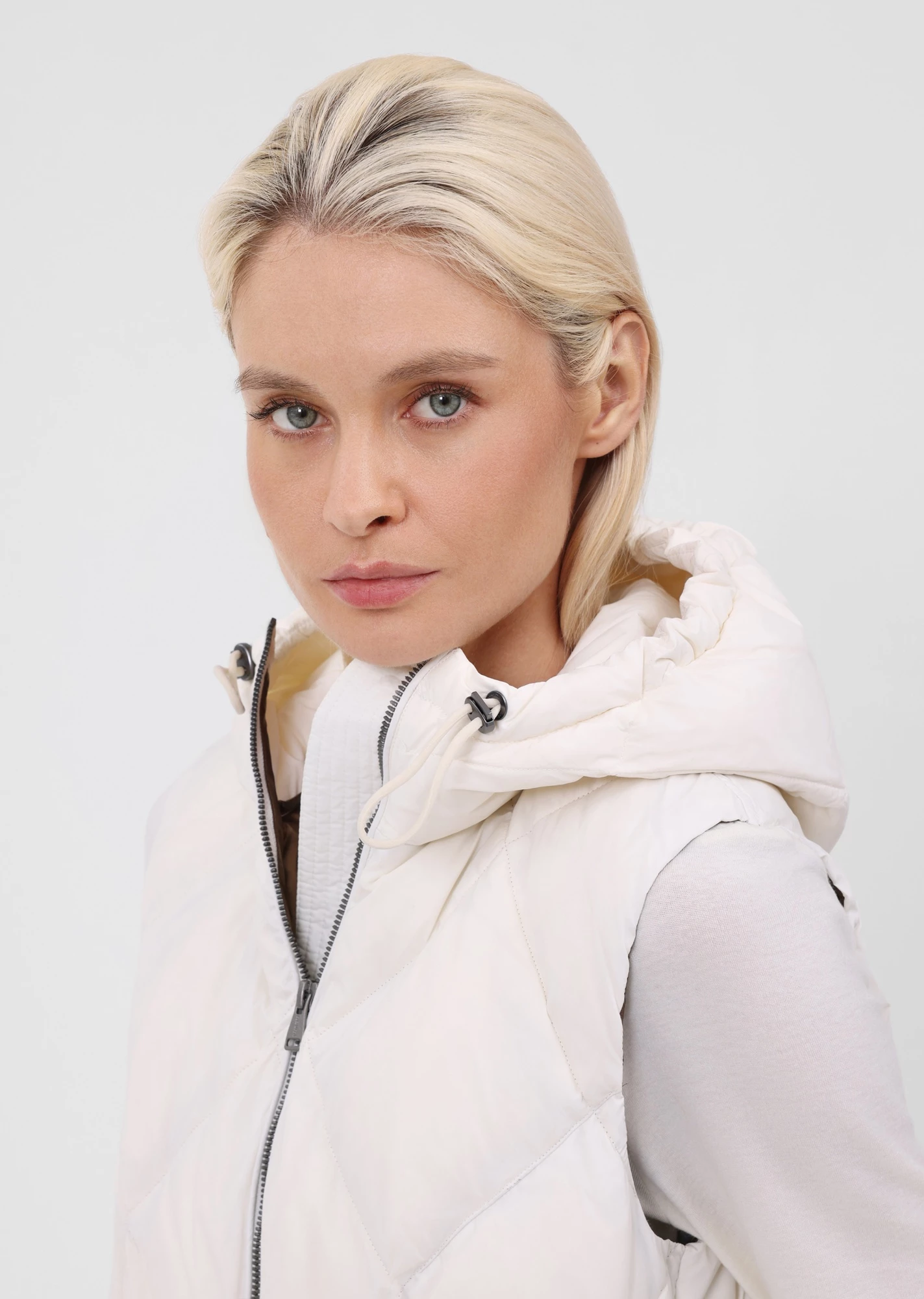 Облегчённый пуховый жилет (1525SW-1023-A002)