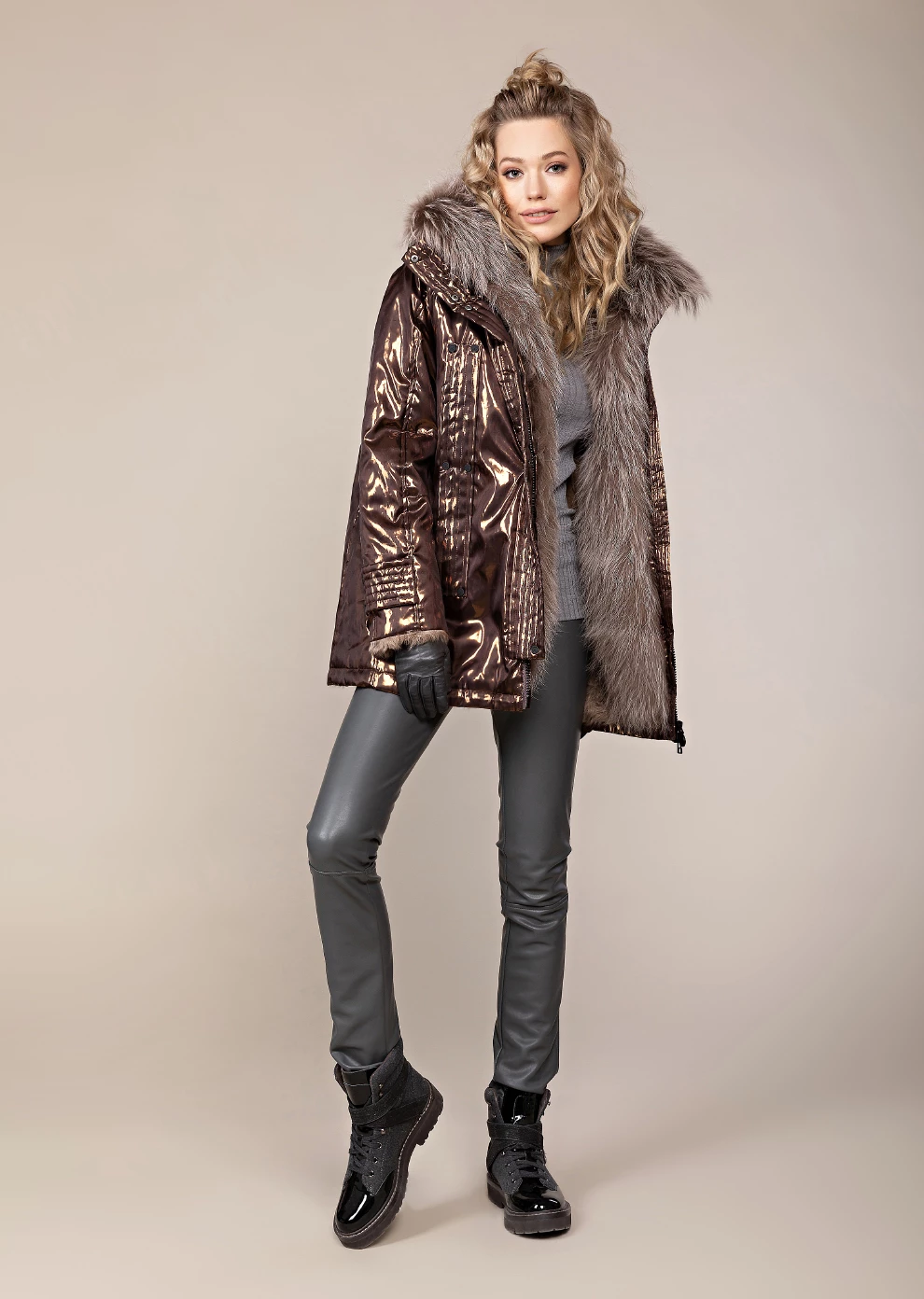 Парка с мехом (19W723-5243-IZ052)