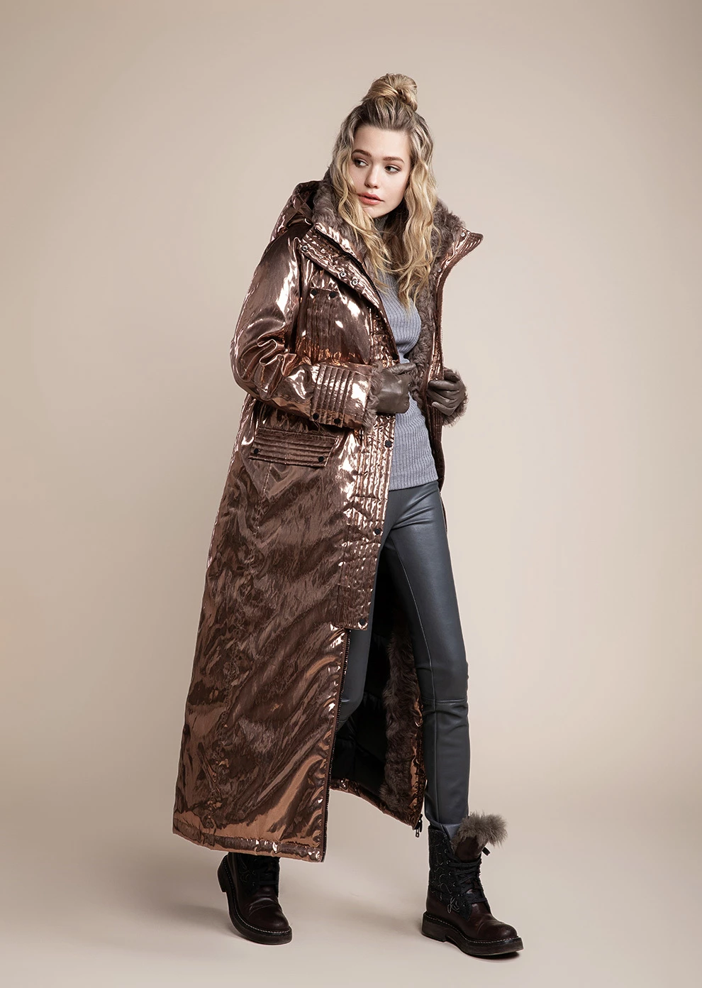 Пуховик с мехом (19W708-0443-IZ053)